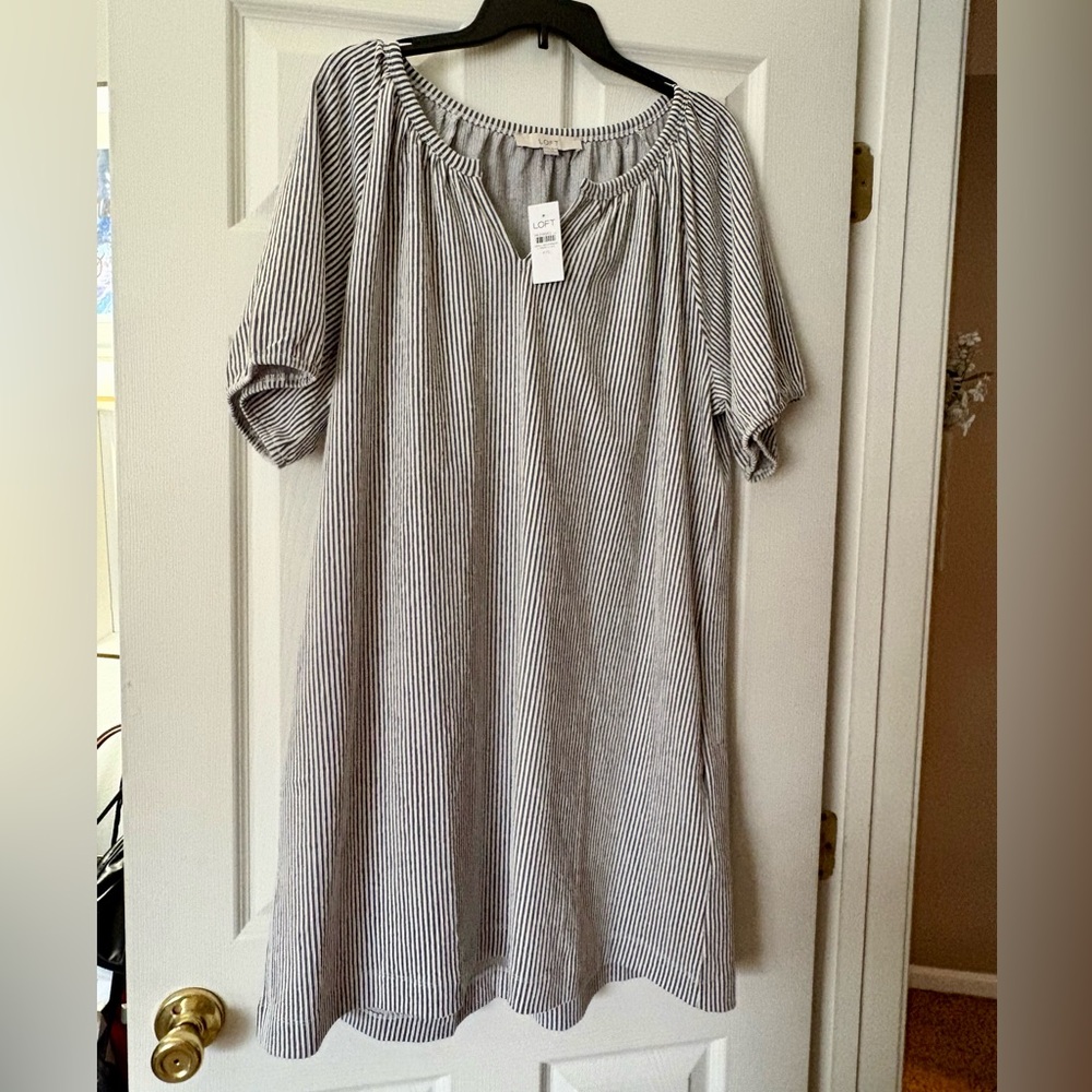 NWT LOFT Women’s XXL - Striped Grey-White Peasant Dress